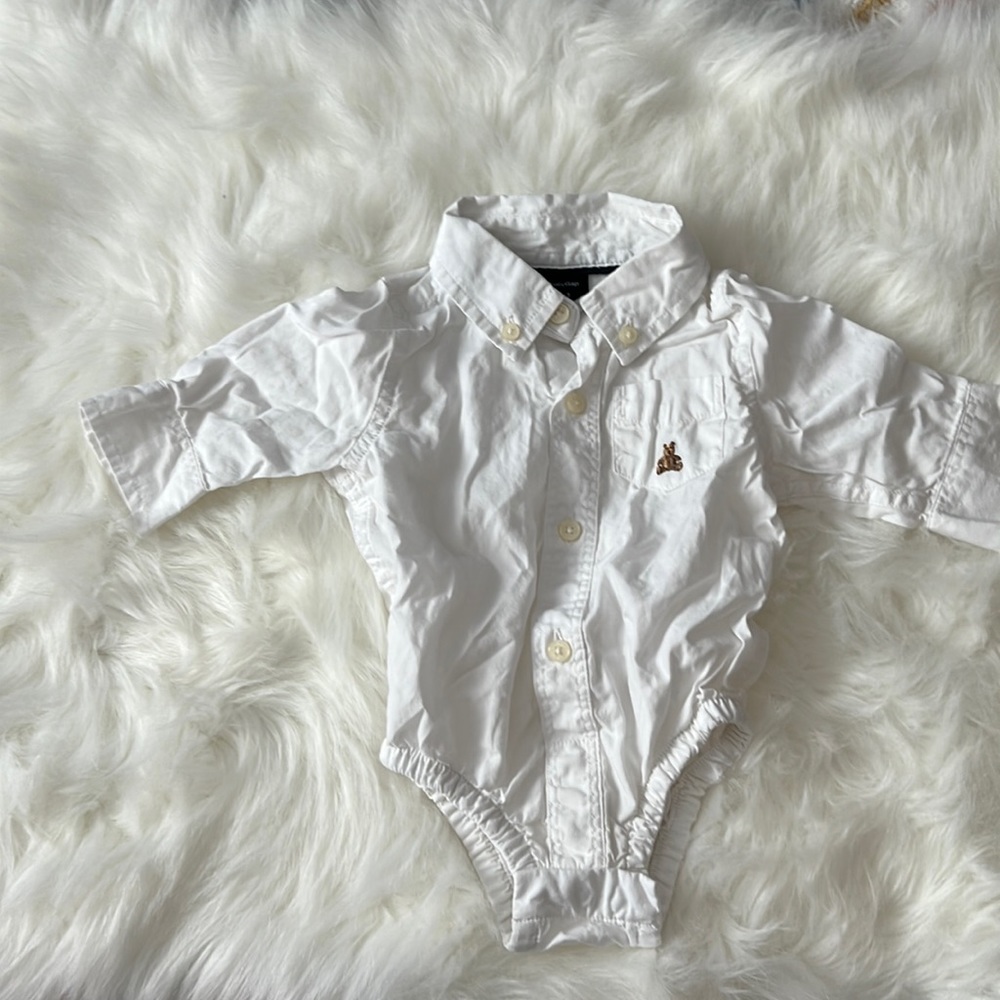 BabyGap: button up collared shirt bodysuit